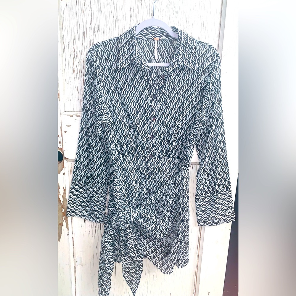 🖤FREE PEOPLE Wrap Dress-VERY Rare/Size‎ small🖤🖤NWOT.